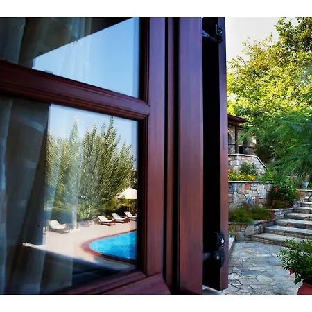 Alonissos 5 Steps Away From The Sea Appartement *